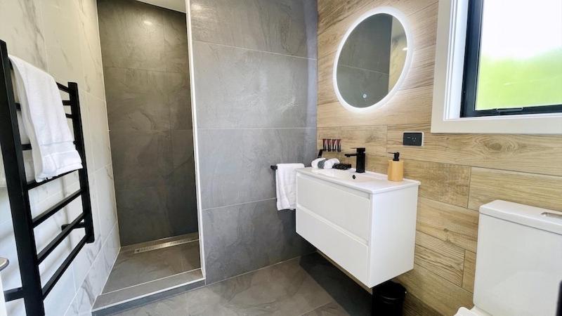 Ohope Villas With Spa,Sauna,Pool, Adults Only Екстериор снимка