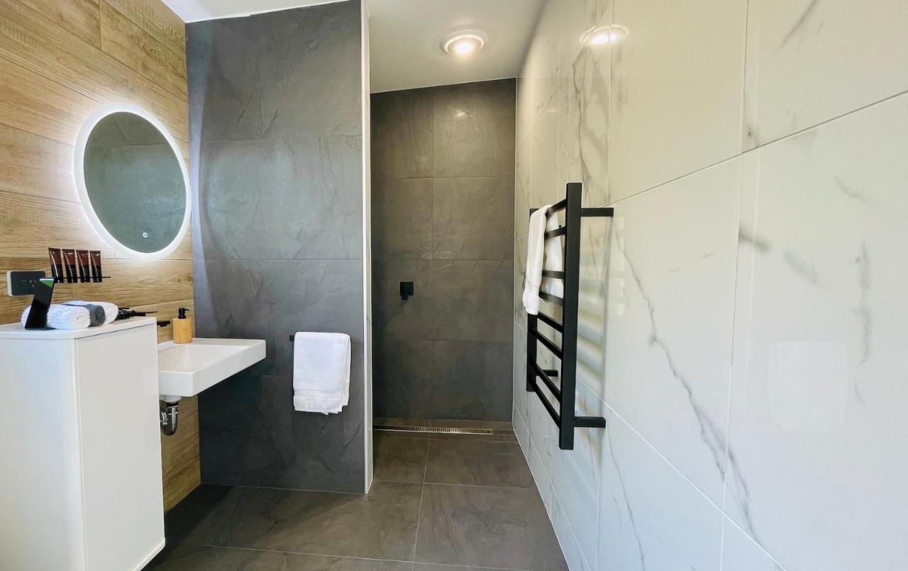 Ohope Villas With Spa,Sauna,Pool, Adults Only Екстериор снимка